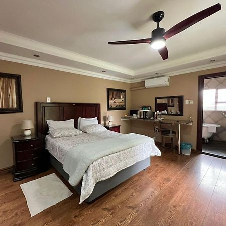Spies Villa - Fast Wi-Fi, Netflix And Generator Middelburg  Extérieur photo