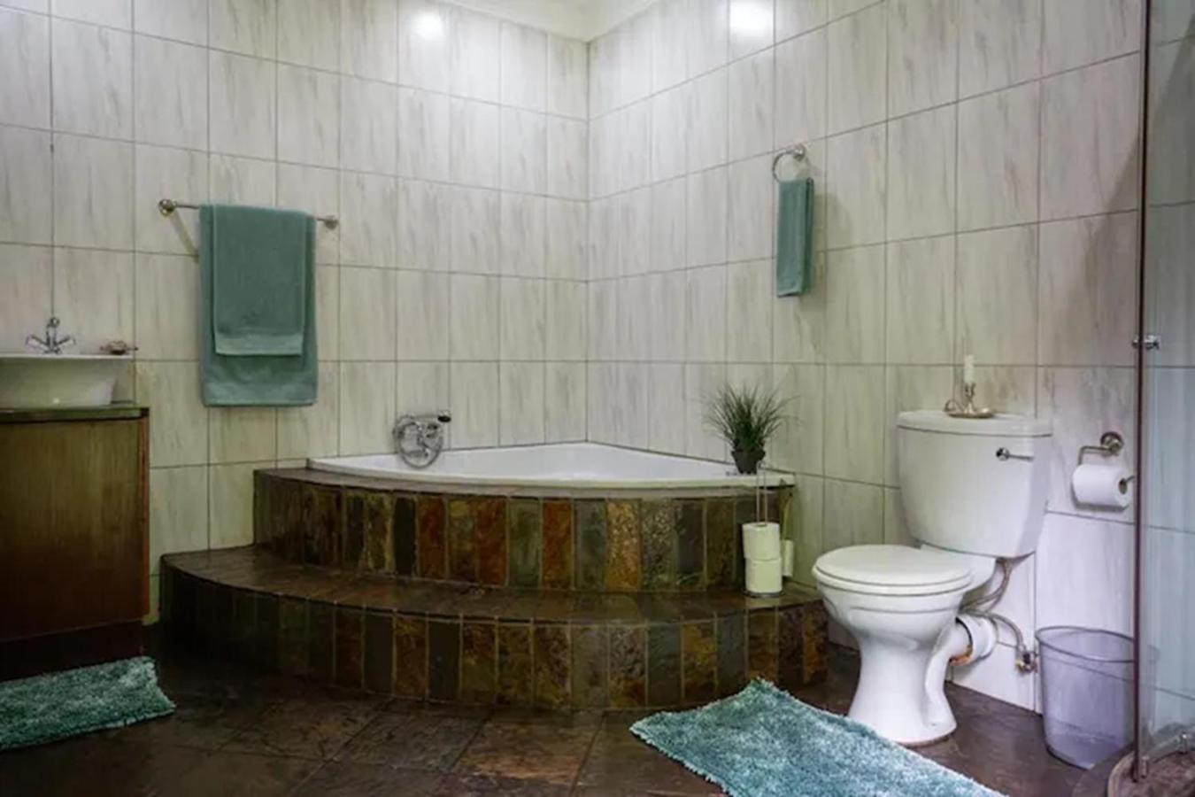 Spies Villa - Fast Wi-Fi, Netflix And Generator Middelburg  Extérieur photo
