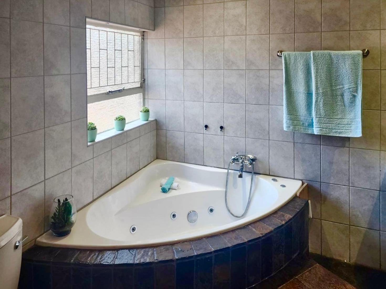 Spies Villa - Fast Wi-Fi, Netflix And Generator Middelburg  Extérieur photo